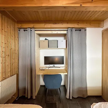 Tiny House Facing The Alps - In, Out Chalet