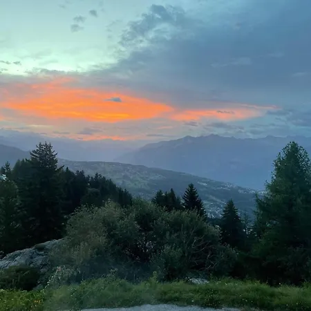 Tiny House Facing The Alps - In, Out *