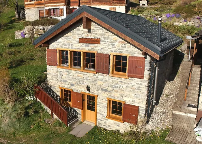 Tiny House Facing The Alps - In, Out *