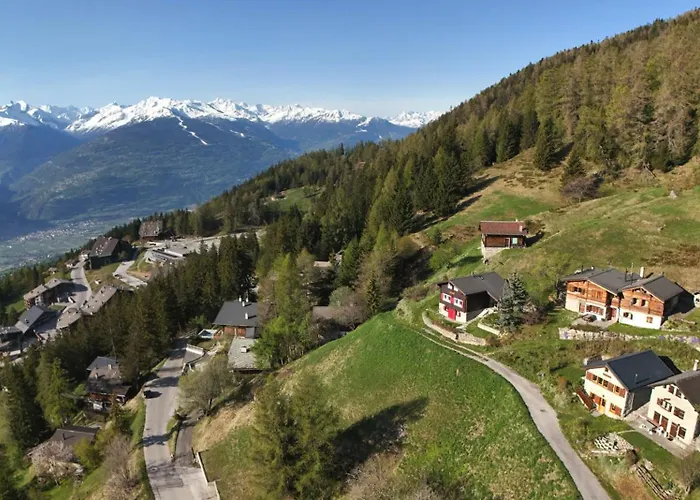 Tiny House Facing The Alps - In, Out *